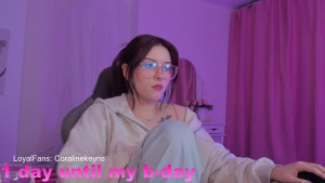 Watch coralinekeyns recorded live streams from Stripchat on 2024/05/12, Cam Archive