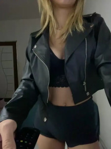 Watch Carolinen recorded live streams from Stripchat on 2025/01/22, Cam Archive