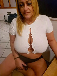 Watch Isabellaa04 recorded live streams from Stripchat on 2025/03/16, Cam Archive