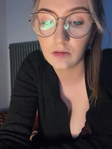 Watch _Niinaa_ recorded live streams from Stripchat on 2025/03/20, Cam Archive