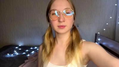 Watch cherry_moonn recorded live streams from Chaturbate on 2023/11/10, Cam Archive