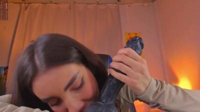 Watch kriss_baby_ recorded live streams from Chaturbate on 2023/12/17, Cam Archive